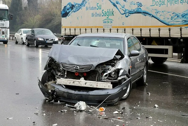 Sakarya’da TEM’de zincirleme trafik kazası