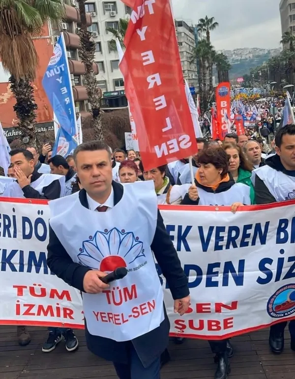 once-buca-ve-konak-simdi-de-dikili-memurlar-ayaklandi-1790781003964.jpg