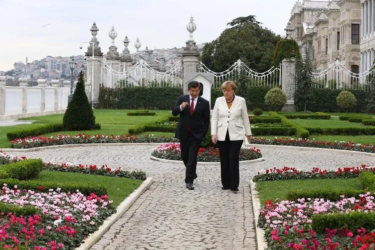 Davutoğlu ve Merkel Dolmabahçe’de görüştü