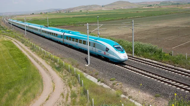 hizli-tren-ile-adana-mersin-arasi-ulasim-25-dakikaya-dusecek-1713342329485.jpg