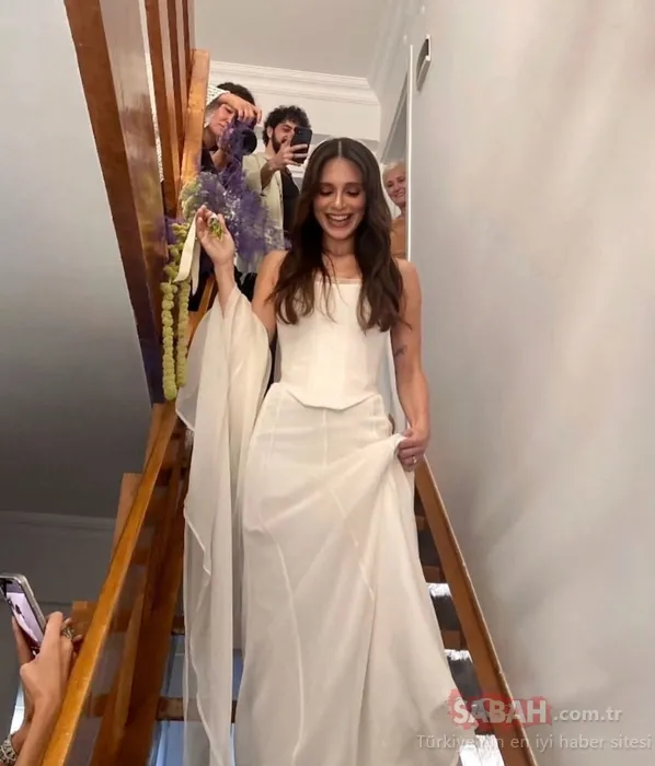 Meriç Aral ile Serkan Keskin’in düğününe katılan Kıvanç Tatlıtuğ ile Başak Dizer’den romantik pozlar! Gelin ile damattan rol çalmayın