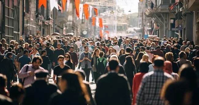 65 yaş üstü ve 20 yaş altı sokağa çıkma yasağı hangi illerde kalktı, yasak saatleri değişti mi? İşte yeni normalleşme kararları