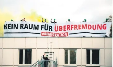 Mülteci barınağını işgal ettiler