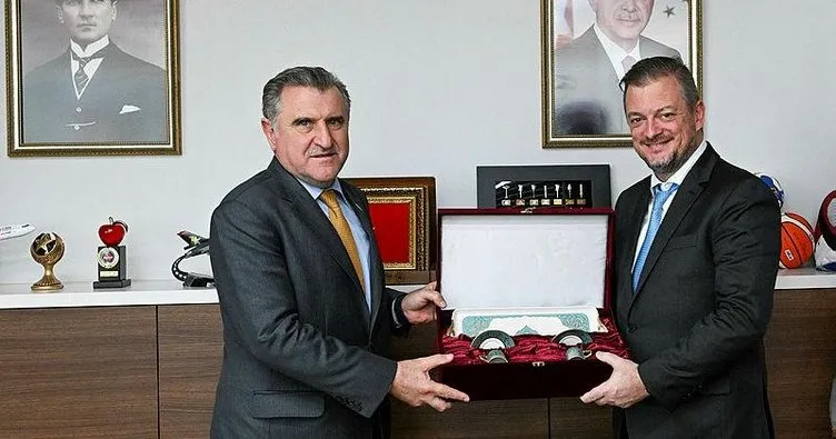 Spor Bakanı Osman Aşkın Bak, IPC Başkanı Andrew Parsons ile görüştü