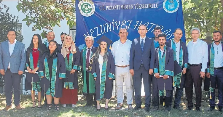 Hem eşi hem de öğretmeni oldu