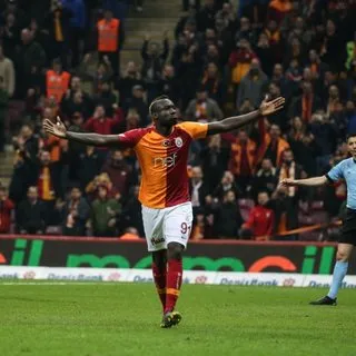 Galatasaray'da hedef 10 milyon Euro, ilk yolcu Mbaye Diagne