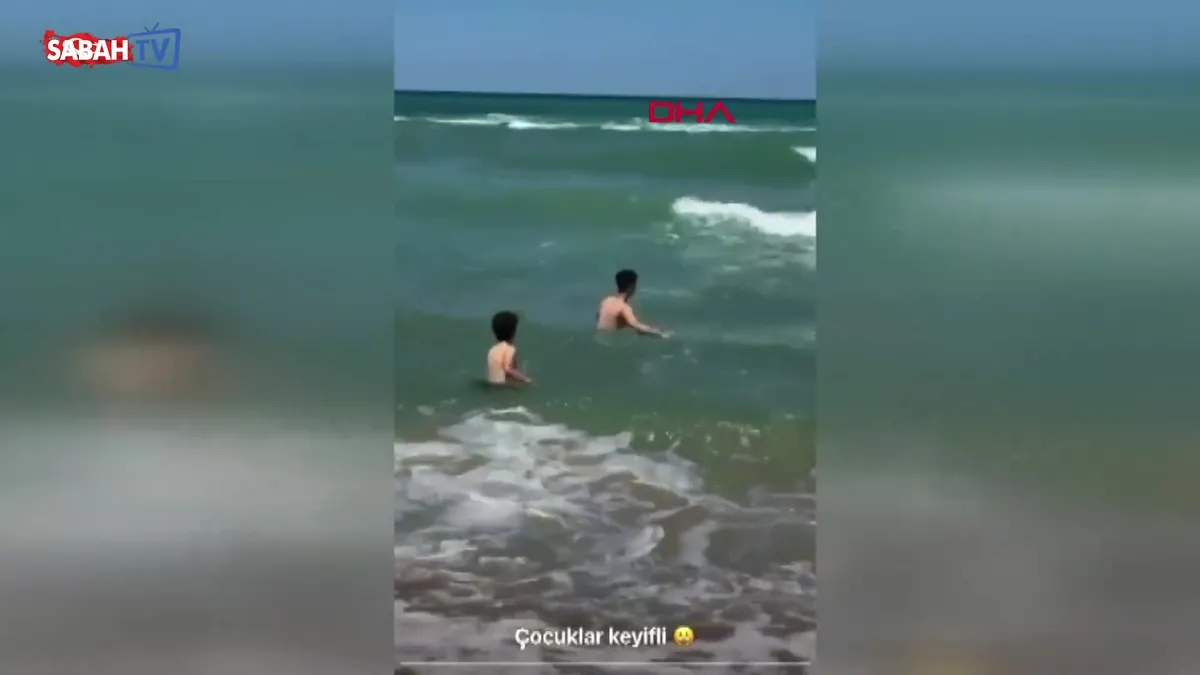 Şile’de yasağa rağmen denize girip hayatını kaybetmişti: 14 yaşındaki Halil’in son görüntüleri ortaya çıktı | Video videosunu izle Şile’de yasağa rağmen denize girip hayatını kaybetmişti: 14 yaşındaki Halil’in son görüntüleri ortaya çıktı | Video videosunu izle