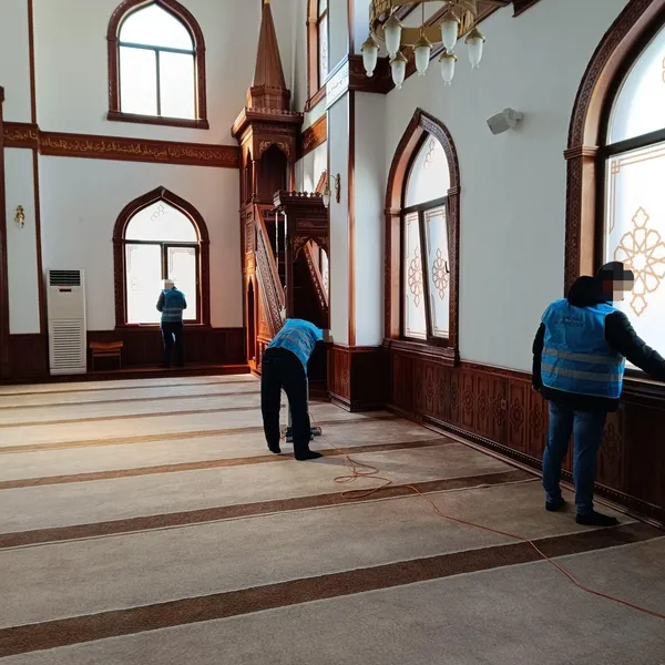 denetimli-serbestlik-yukumluleri-bayram-icin-315-cami-157-mezarlik-temizledi-1743670449011.jpg