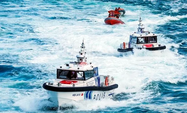 istanbulun-fethinin-573-yil-donumunde-tcg-fatih-firkateyni-ziyarate-acildi-120-tekne-halicte-kortej-olusturdu-1780065728444.jpg