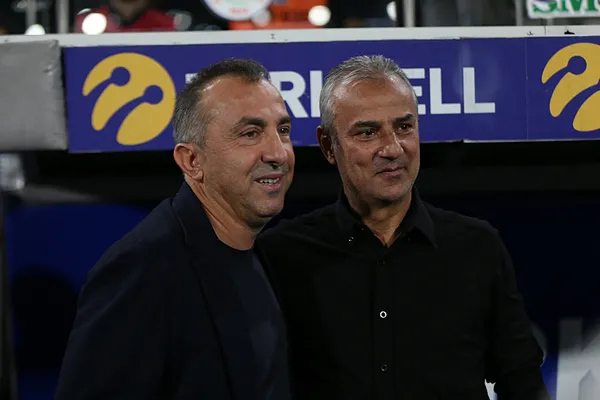 canli-super-ligde-rizespor-fenerbahce-maci-ilk-gol-12-dakikada-geldi-1791649493709.jpeg