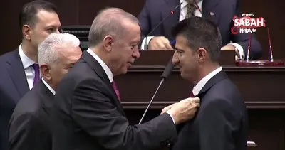 Başkan Erdoğan, Mehmet Ali Çelebi’ye AK Parti rozetini taktı | Video