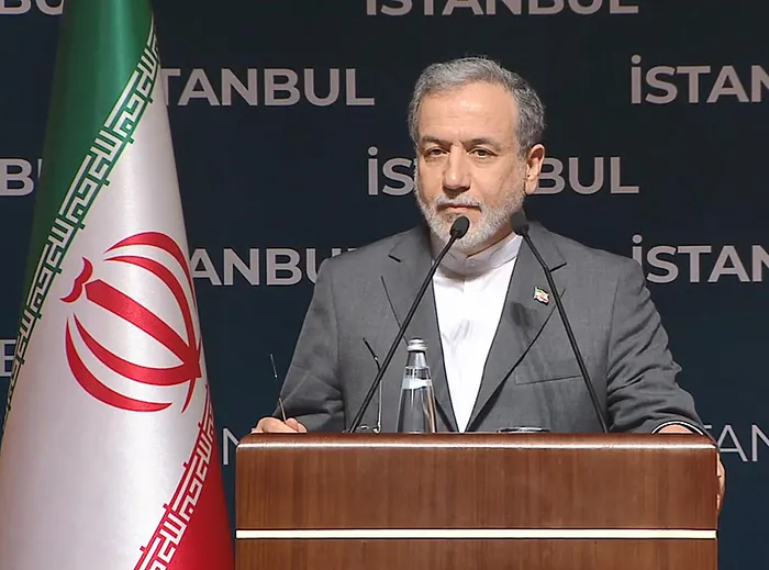 iran-disisleri-bakani-arakciden-istanbulda-onemli-aciklamalar-tahran-kendini-koruma-hakkini-kullanacak-1750586928349.jpeg İran Dışişleri Bakanı Arakçi'den İstanbul'da önemli açıklamalar: Tahran kendini koruma hakkını kullanacak