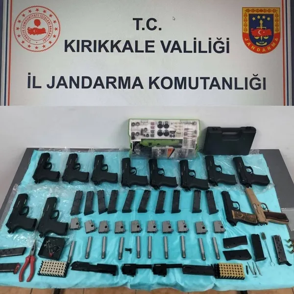 kirikkalede-jandarmadan-silah-operasyonu-11-tabanca-ve-kalasnikof-ele-gecirildi-1729798963134.jpg