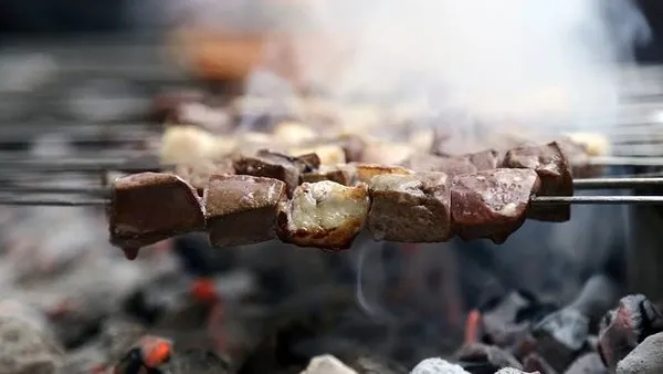 Şanlıurfa'da iftar ile sahur arasında 3 ton ciğer tüketiliyor