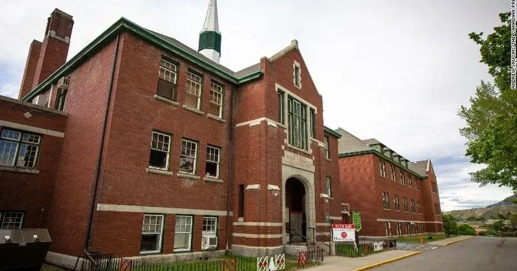 Dünyanın kanı dondu! Kanada’da eski yatılı kilise okulunun bahçesinde 215 çocuğa ait ceset kalıntıları bulundu