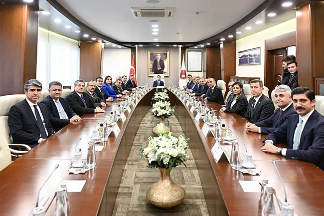 adalet-bakani-gurlek-yargi-sureclerinin-daha-kisa-surede-sonuclanmasi-icin-katki-saglayacagiz-1770896611167.jpg Adalet Bakanı Gürlek: Yargı süreçlerinin daha kısa sürede sonuçlanması için katkı sağlayacağız