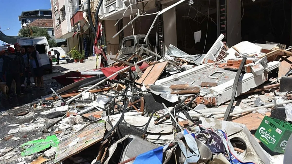 İzmir’de 5 kişinin öldüğü acı patlamada yeni gelişme | 3 sanık hakkında karar verildi: Birbirlerini suçladılar! İzmir’de 5 kişinin öldüğü acı patlamada yeni gelişme | 3 sanık hakkında karar verildi: Birbirlerini suçladılar!