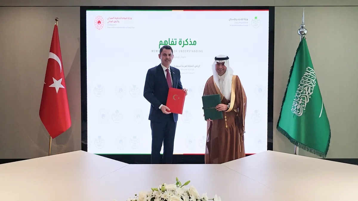 Türkiye ile Suudi Arabistan’dan konut ve akıllı şehir ortaklığı! Bakan Kurum duyurdu, imzalar atıldı Türkiye ile Suudi Arabistan’dan konut ve akıllı şehir ortaklığı! Bakan Kurum duyurdu, imzalar atıldı
