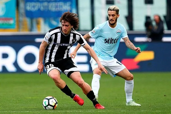 Udineseli futbolcular Lazio maçına 10 farklı forma ile çıktılar
