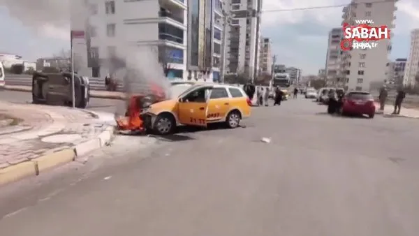Diyarbakır’da çarpışan iki araçtan biri alev aldı | Video