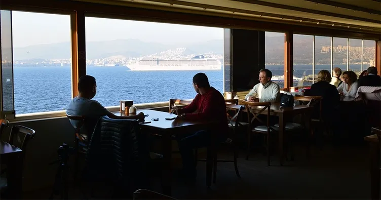 Yurt provokasyonu çöküyor! İzmir’de 1084 öğrenciye devlet şefkati!