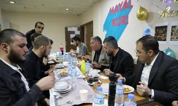 AK Parti Ağrı İl Başkanı İlhami Yıldız, öğrencilerle iftar sofrasında buluştu #agri