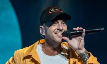 OneRepublic solisti Ryan Tedder Türk bayraklı t-shirt ile konsere çıktı! #istanbul