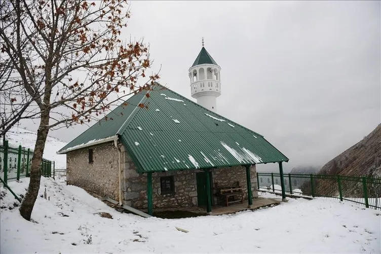 Lukomir köyünde kış sessizliği