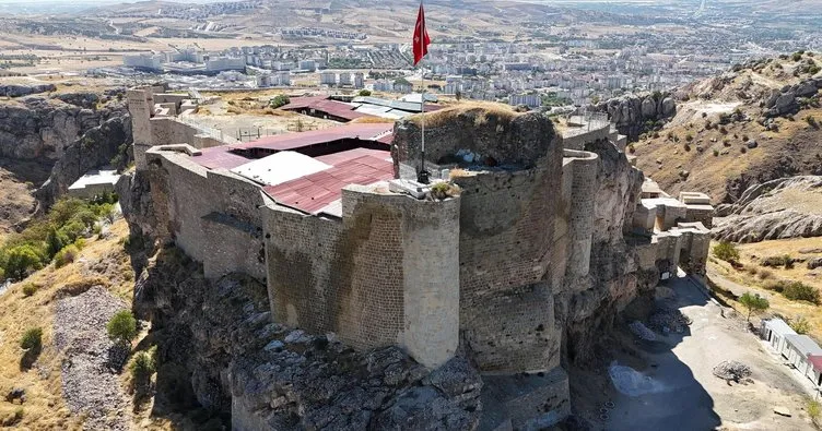 Tarihi kalede ’sanayi sitesi’ keşfedildi