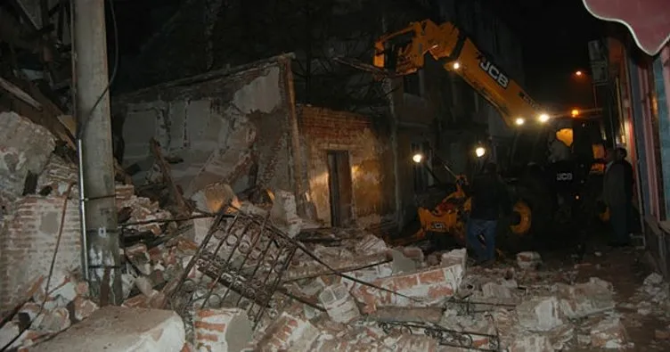 Çanakkale’de tarihi bina çöktü