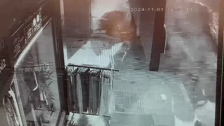 İBB’nin yol bakım aracı dehşet saçtı: Feci kazada 5 kişi yaralandı!