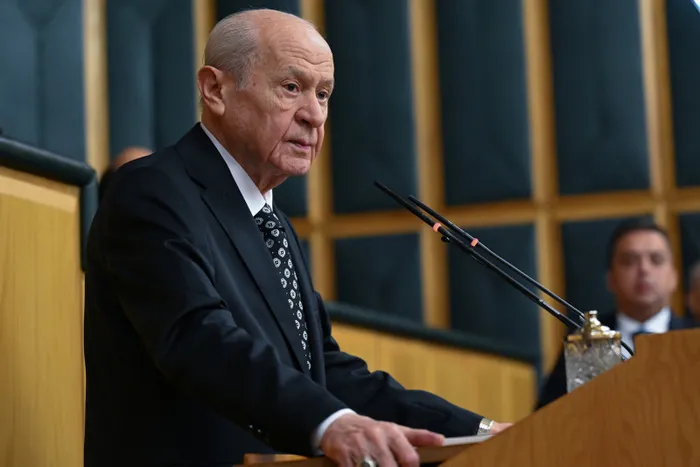 MHP Lideri Bahçeli: Hayırdır Özgür Bey darbe mi düşünüyorsun?