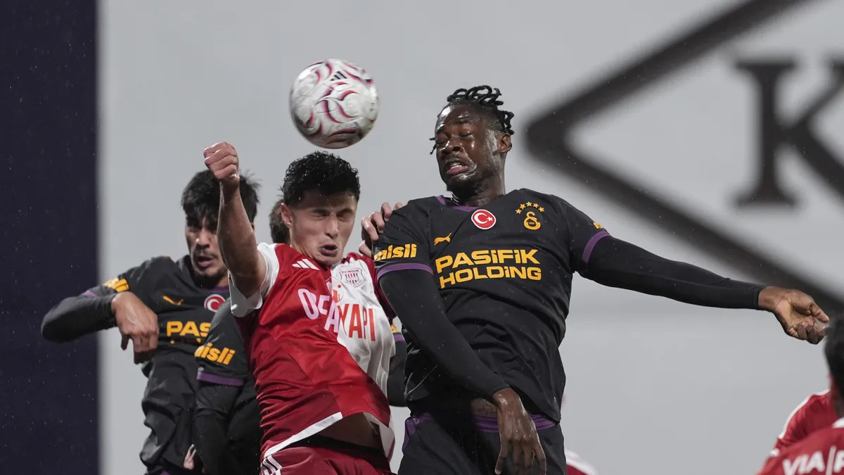 Galatasaray'da Bitshiabu’dan Okan Buruk’a teşekkür!