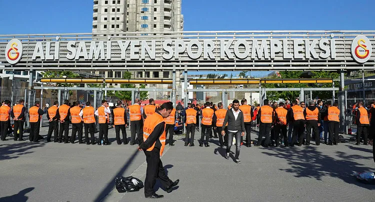 turk-telekom-stadyumu-cevresi-icin-emniyetten-karar-1621084581984.jpg
