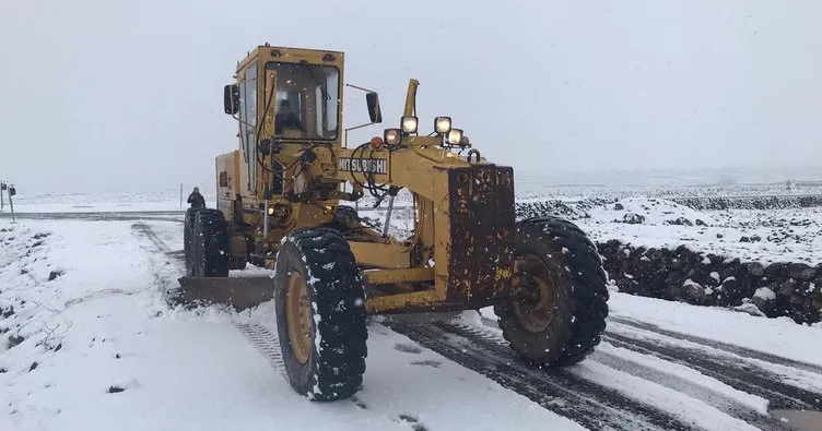 Büyükşehir, 120 araç 220 personelle karla mücadelesini sürdürüyor