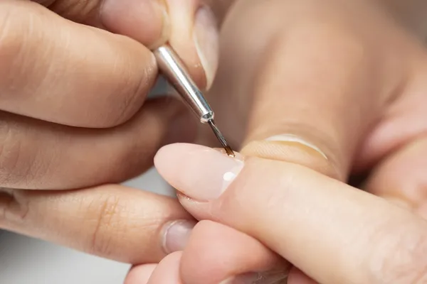 protez-tirnak-uv-isigi-tehlikesi-kanser-riski-aciklandi-1787397507179.jpg