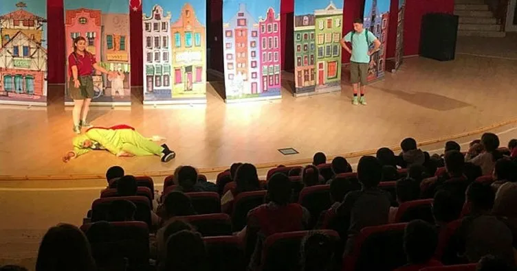 Manavgat’ta öğrencilere çevre tiyatrosu