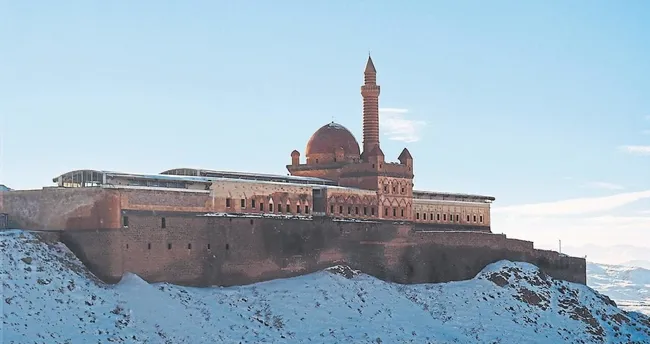 Doğu’nun büyülü adresi İshak Paşa Sarayı