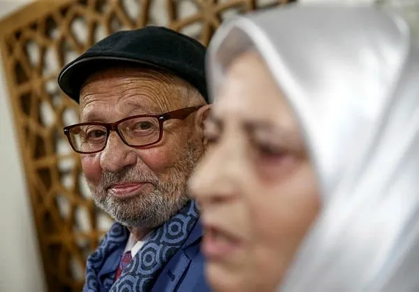 62 yıl sonra gelinlik ve damatlığa kavuştular