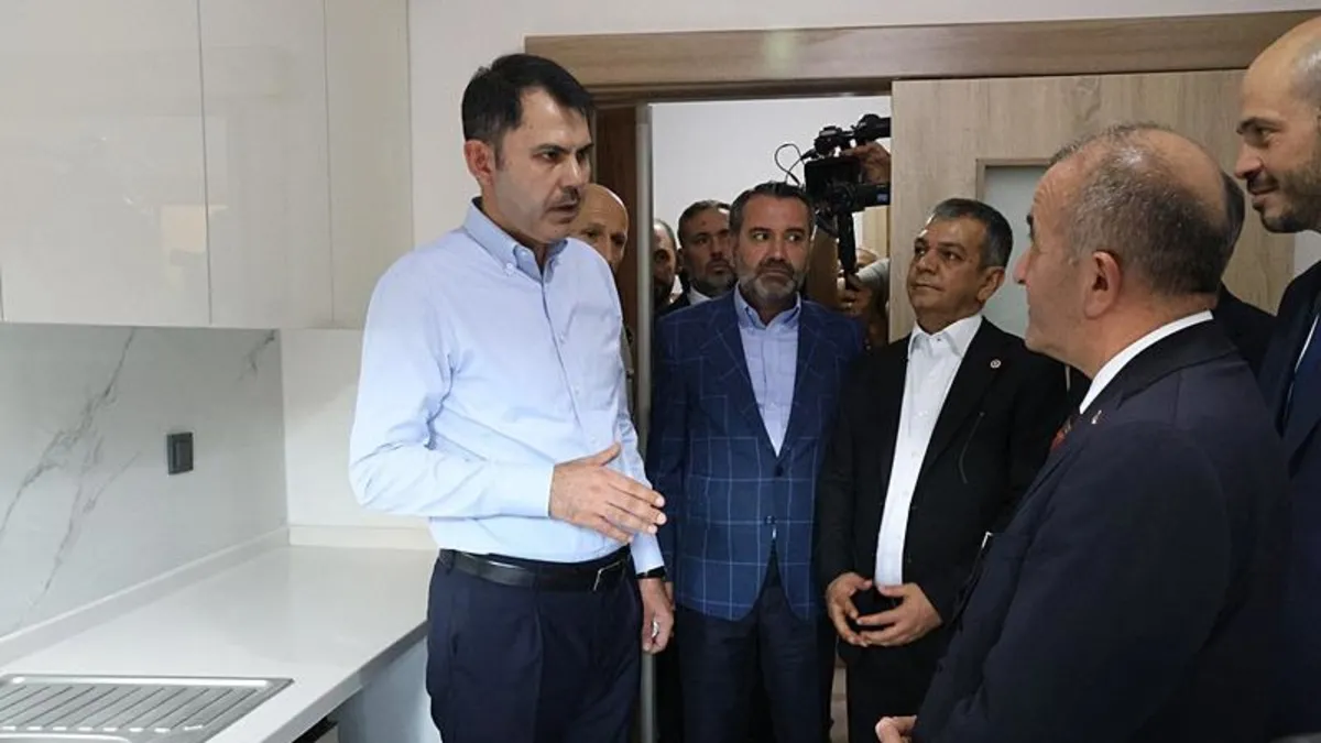 Bakan Kurum, TOKİ konutlarını inceledi