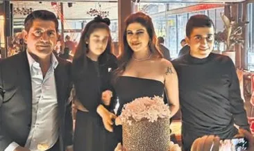 Yaş gününü dostlarıyla kutladı