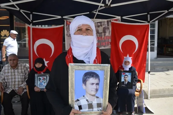 muslu-ailelerin-eylemi-suruyor-1787145266636.jpg