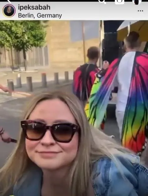 CHP’li başkanın danışmanı LGBT gösterisinde ön saflarda yer aldı