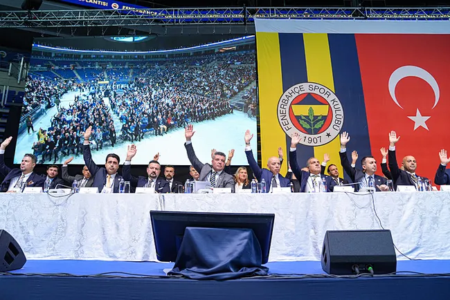 fenerbahcede-yetki-oylama-sona-erdi-iste-kongrede-cikan-sonuclar-1761390627748.jpg