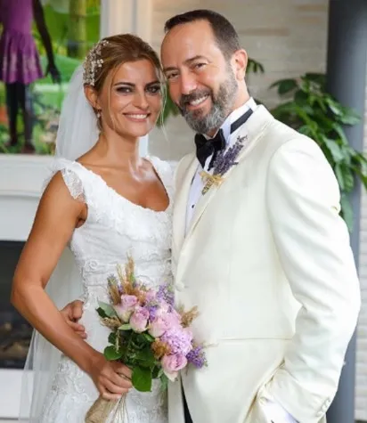 Gökhan Özoğuz’un 13 yıllık evliliği bitti! 3 çocuğunun annesi Melis Ülken’den boşandı