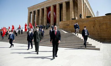 Bakan Kasapoğlu’dan Anıtkabir’e 19 Mayıs ziyareti