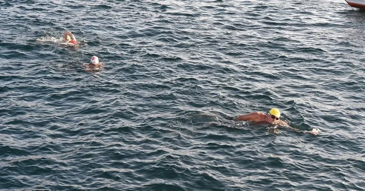 Sarayburnu ile Sivri Ada arasına uluslararası yüzme parkuru
