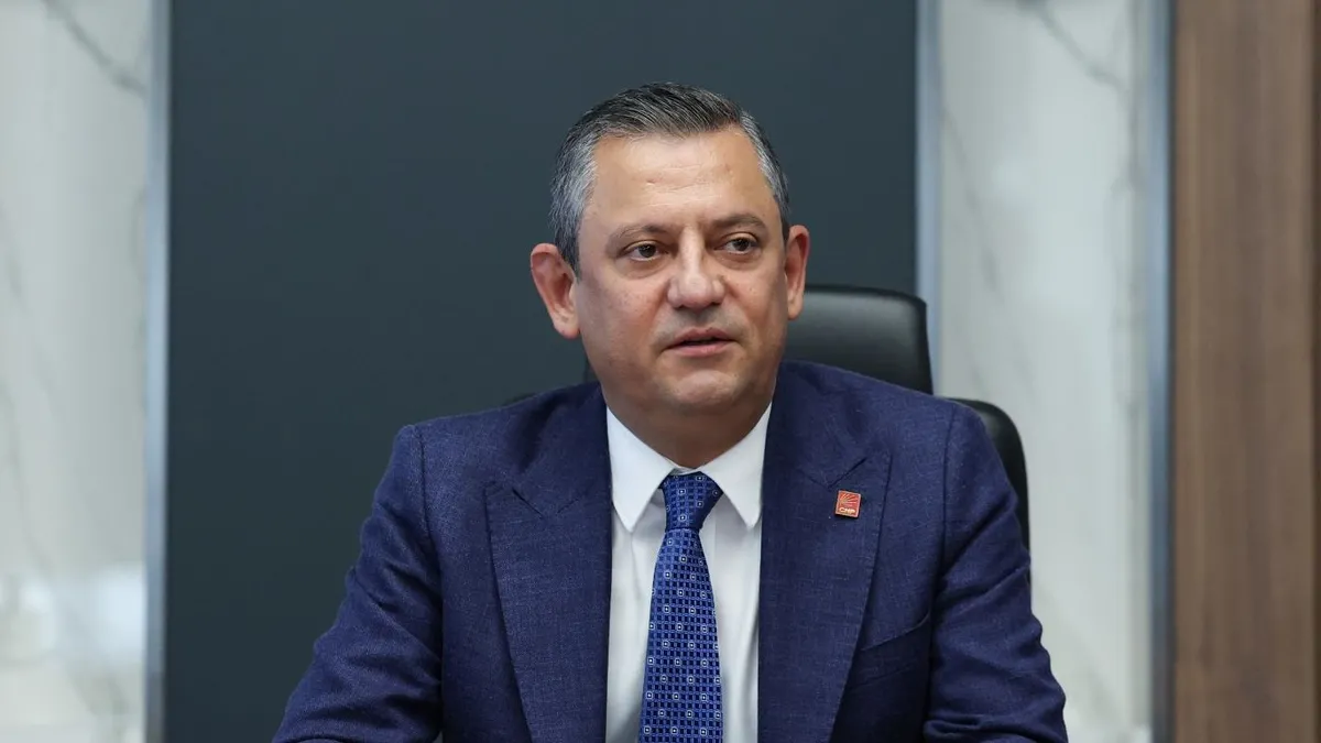 Özgür Özel'den bomba itiraflar! Partisindeki rezillikleri kabul etti: Rüşvet skandalı olduğu gerçek