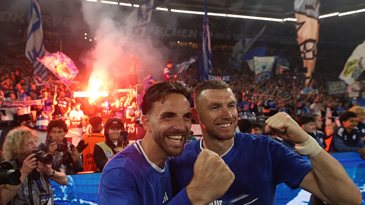 Schalke 04, Bundesliga’ya geri döndü!
