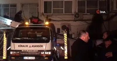 Depremde zarar gören hastanede mahsur kalan hemşire ve hastalar kurtarıldı | Video